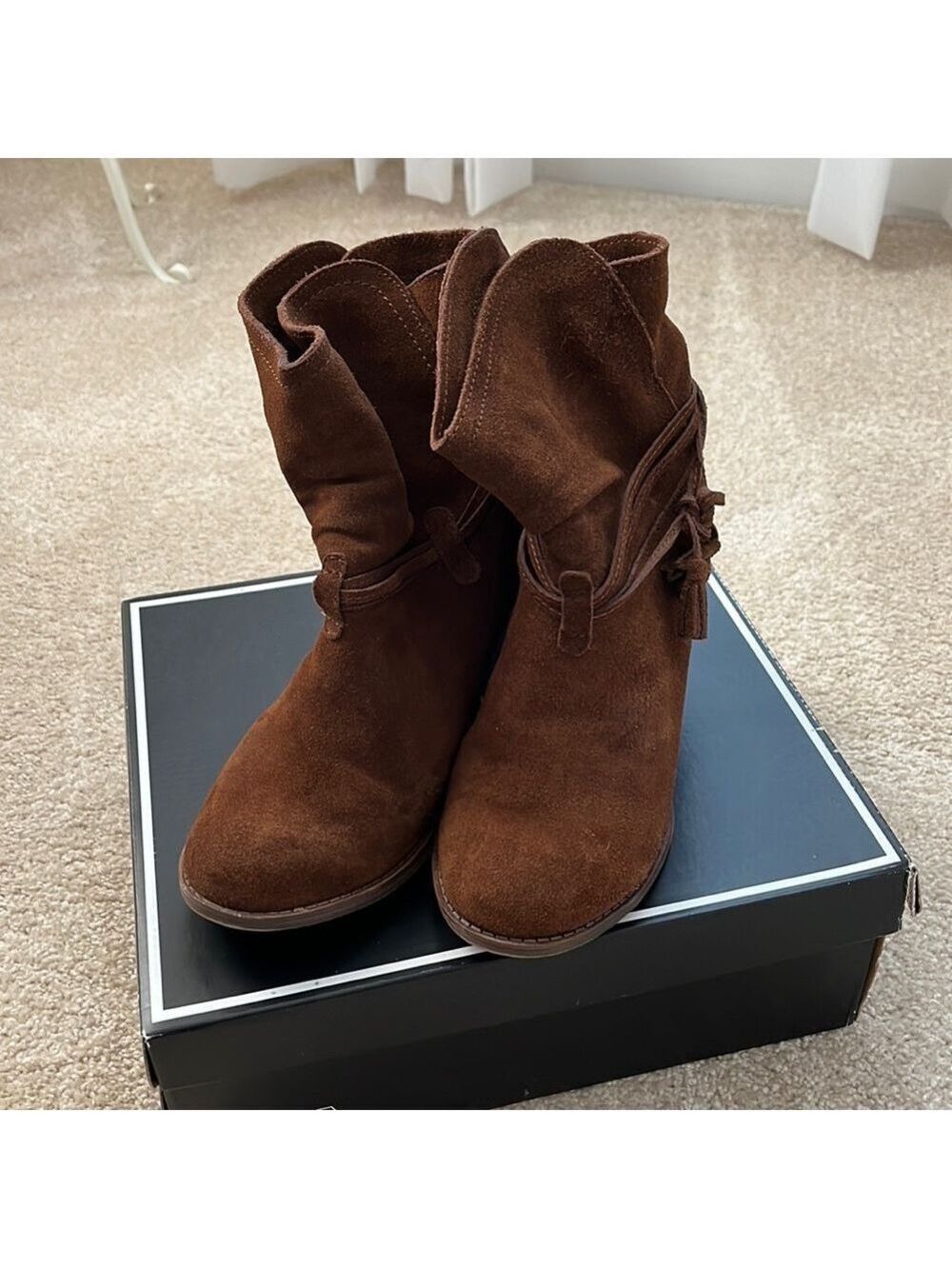 Mia Suede booties - Picture 2 of 15